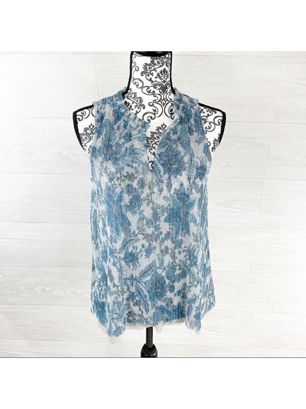 Anthropologie Vanessa Virginia Grand Cayman Metallic Floral Top - Picture 3 of 9